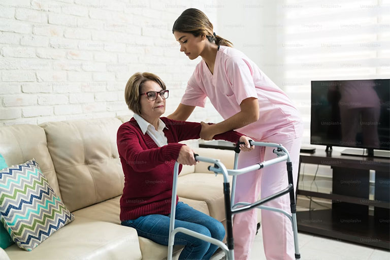 Professional Bedside Attendant at Home in Gurgaon in gurgaon delhi ncr india